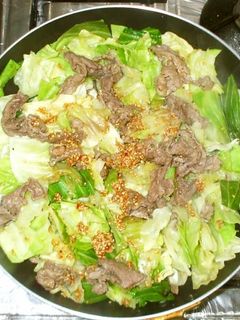 牛肉キャベツの白ゴマ野菜炒め♪簡単-レシピのメイン写真