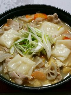 【餅 豚汁鍋】お正月お餅を入れ食べる豚汁-レシピのメイン写真