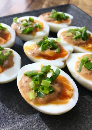 簡単おつまみ！ゆで卵の醤油こうじのせ-レシピのメイン写真