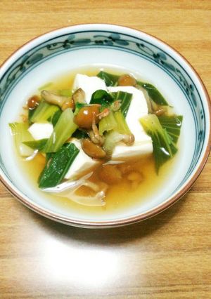 生姜入りチンゲン菜となめこの豆腐鍋-レシピのメイン写真