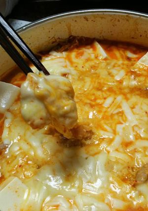 安くて簡単キムチーズ鍋-レシピのメイン写真