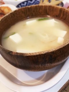 定番お豆腐と薄揚げの味噌汁-レシピのメイン写真