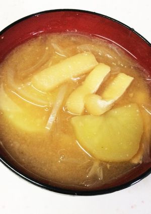 簡単！じゃがいもと玉ねぎのお味噌汁-レシピのメイン写真