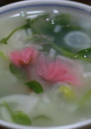 土鍋で炊く精進出汁の旨味と桜香る七草粥-レシピのメイン写真
