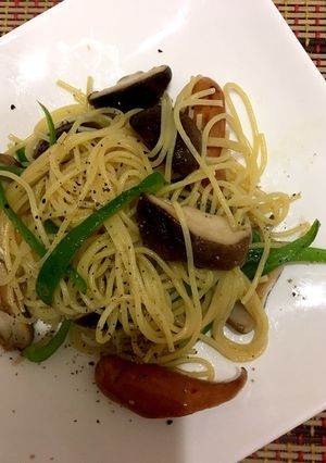 ウインナーと椎茸のペペロンチーノ-レシピのメイン写真