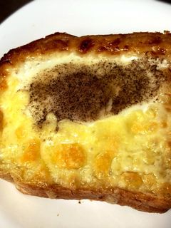 マヨチーズ目玉焼きトースト-レシピのメイン写真