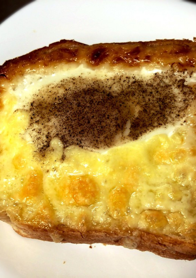 マヨチーズ目玉焼きトースト-レシピのメイン写真