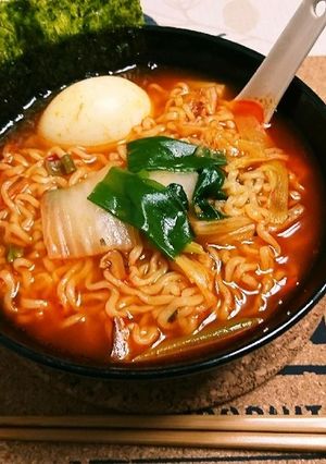 旨ウマ♪辛～い！鶏ガラ風味の韓国ラーメン-レシピのメイン写真