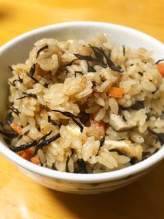【覚書】ひじきの炊き込みご飯-レシピのメイン写真