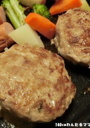 ホットプレートで簡単★もやしハンバーグ-レシピのメイン写真