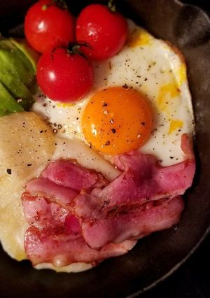 朝食にハムエッグおもち-レシピのメイン写真