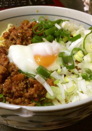 余ったラ王冷やし中華で甘辛まぜそば-レシピのメイン写真