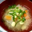 打ち豆入り大根と人参の味噌汁