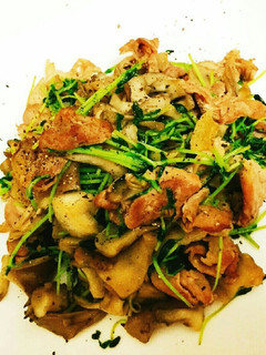お箸とまらん☆豆苗とまいたけの豚肉炒め-レシピのメイン写真