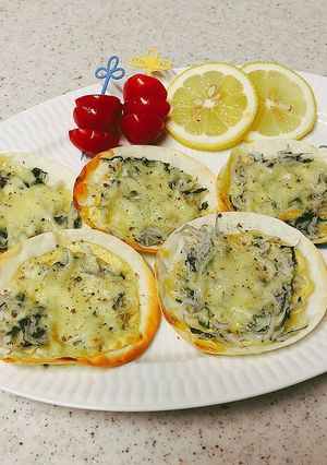 餃子の皮で♪超簡単♪パリパリしらすピザ-レシピのメイン写真