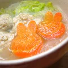 รูปของ ふわっふわ♪鶏団子のスープ
