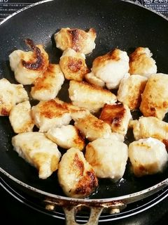 簡単！鶏胸肉を【柔らかく】茹でる方法 by さやかズらいふ 【クックパッド】 簡単おいしいみんなのレシピが392万品