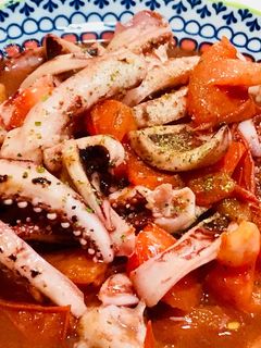 イカ(エンペラ&ゲソ)とトマトの炒め物-レシピのメイン写真