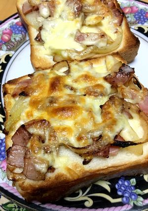 みそパウダーin厚切りパンピザ-レシピのメイン写真