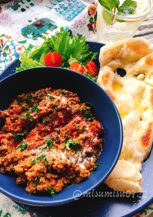 混ぜて煮るだけ簡単キーマカレー&ナン-レシピのメイン写真