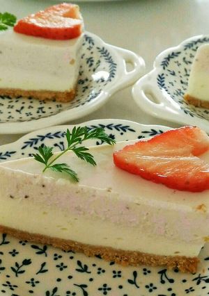 二層のストロベリーレアチーズケーキ-レシピのメイン写真
