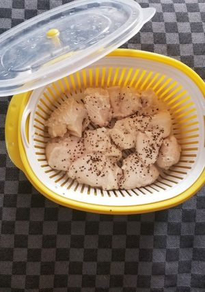 鶏胸肉と塩麹だけ！超簡単節約サラダチキン-レシピのメイン写真