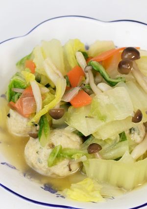 鶏団子と白菜の煮物-レシピのメイン写真