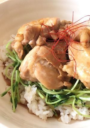 ボリューム満点☆鶏もも&豆苗の丼-レシピのメイン写真