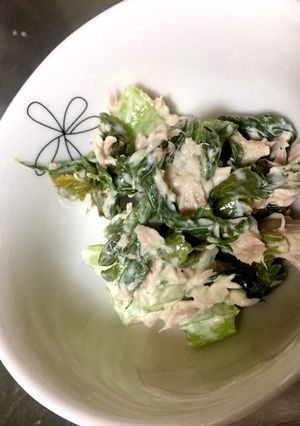 セロリの葉っぱでサラダ-レシピのメイン写真
