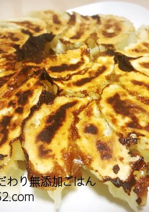 キャベツも白菜も。鶏ひき肉のパリパリ餃子-レシピのメイン写真