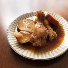 รูปของ ★手羽元とさつまいもの甘め黒酢煮★