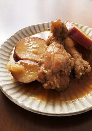 ★手羽元とさつまいもの甘め黒酢煮★-レシピのメイン写真