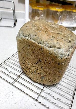 HB早焼きで☆黒ゴマ食パン-レシピのメイン写真