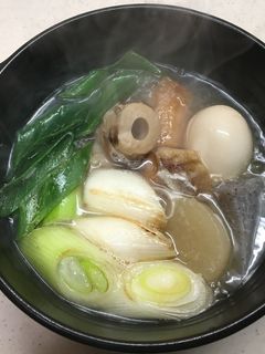 市販のおでんに焼きネギをプラス-レシピのメイン写真