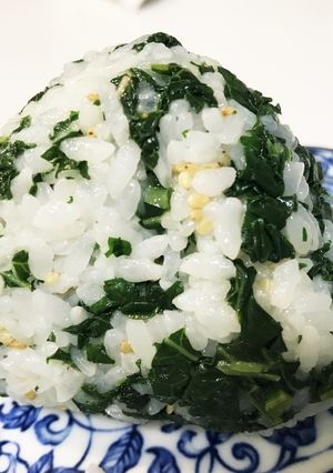 ケールの混ぜご飯!でおむすび-レシピのメイン写真