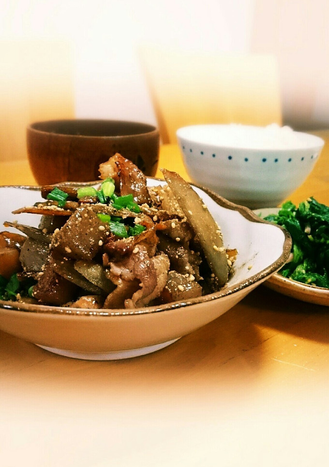 豚バラと ごぼうこんにゃくの 炒め煮-レシピのメイン写真