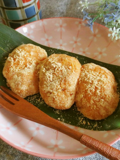 簡単☆おやつに♬人参とおもちのきな粉団子-レシピのメイン写真