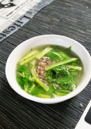 カブの葉と挽肉のスープ-レシピのメイン写真