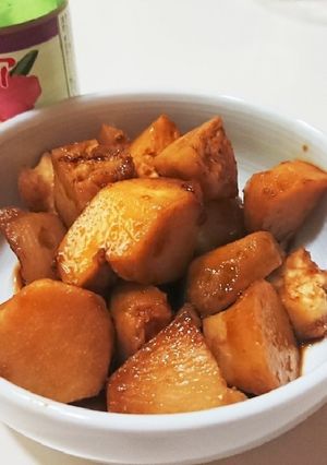 材料2つ。粗割り里芋の煮っころがし-レシピのメイン写真