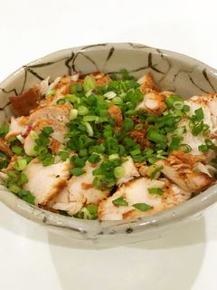 ピリ辛チキンのチリパンミー(板麺)-レシピのメイン写真