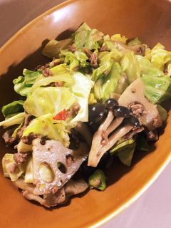 蓮根しめじで!キャベツの肉炒め♡-レシピのメイン写真