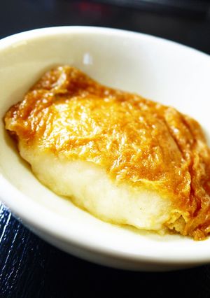 きつねうどんのお揚げと餅で♪レンジ餅巾着-レシピのメイン写真