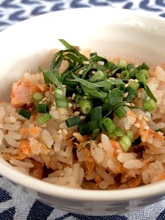 炊飯器で鮭の炊き込みご飯-レシピのメイン写真