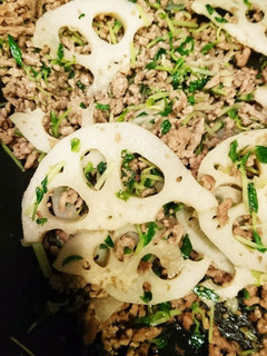 豚ひき肉とレンコンと豆苗のド簡単炒め-レシピのメイン写真