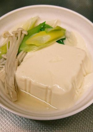 豆腐で一品！とろとろ湯豆腐～甘酢たれ-レシピのメイン写真
