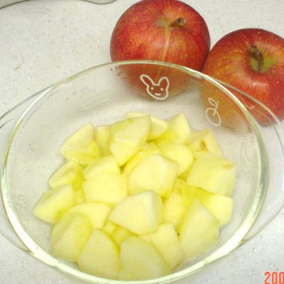 りんご　冷蔵庫とレンジのみ 簡単レンジ】いっぱい食べれるりんご by さすず 【クックパッド