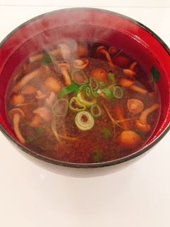 貝割れとなめこの味噌汁♬-レシピのメイン写真