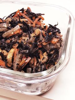体にやさしいひじきの煮物-レシピのメイン写真