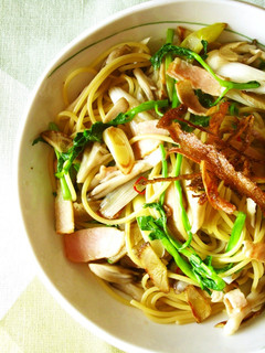せりと舞茸ごぼうの和風パスタ-レシピのメイン写真