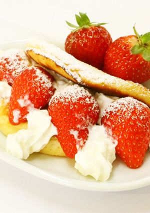壱岐産いちごの簡単オムレットケーキ-レシピのメイン写真